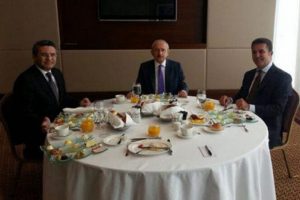 Kılı&ccedil;daroğlu ve Sarıg&uuml;l kahvaltıda buluştu