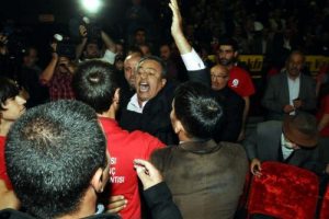 İnan&ccedil; &Ouml;nderleri Toplantısı protesto ile başladı
