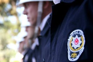 Polis 'yaşam ko&ccedil;u' oldu