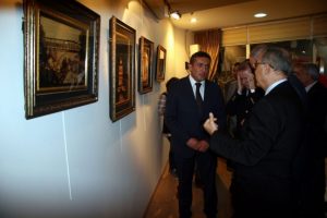 Ahşap yakma sergisi Bursalılarla buluştu