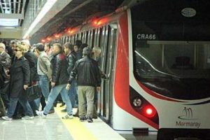 3 g&uuml;nde 900 bin kişi
