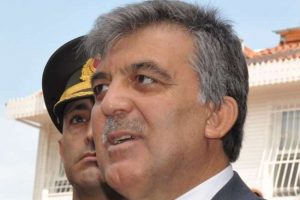 Cumhurbaşkanı G&uuml;l, T&uuml;rk vatandaşları ile bir araya geldi
