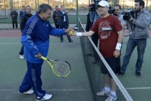 Şimşek ve Eroğlu tenis oynadı
