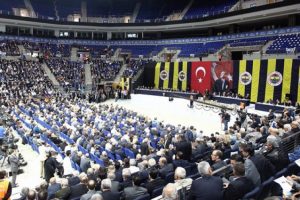 Fenerbah&ccedil;e'de oy verme işlemi başladı