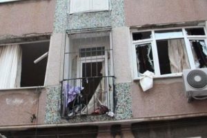 Bomba gibi patladı zarar g&uuml;n ağarınca ortaya &ccedil;ıktı