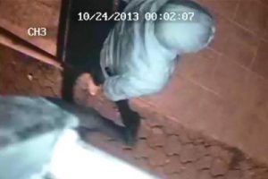 Kırmaya &ccedil;alıştıkları g&uuml;venlik kamerası yakalattı