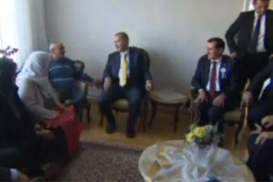 Başbakan Erdoğan'dan ev ziyareti