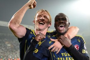 Kuyt'tan Sneijder i&ccedil;in şaşırtan s&ouml;zler!