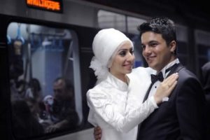 Marmaray'da gelin-damat