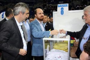 Başbakan'ın oğlu oyunu kullandı