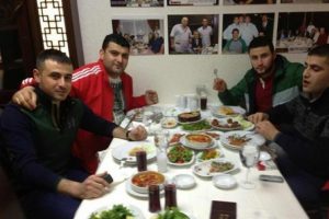 Ter&ouml;rle m&uuml;cadele adına esnafı haraca bağlamışlar