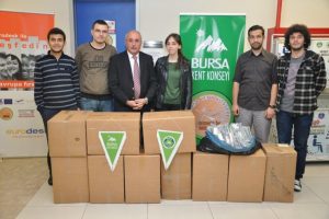 Kent Konseyi gen&ccedil;lerinden Hakkarili &ouml;ğrencilere destek