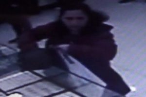 Kuyumcu d&uuml;kkanı gibi kadın hırsız