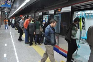 G&uuml;venliğe rağmen acil durum butonuna bastılar