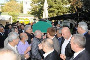 Usta gazateci &Ouml;zmen son yolculuğuna uğurlandı