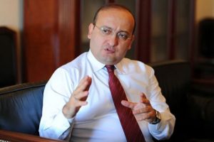 Evleri denetlemek gibi bir talimat yok