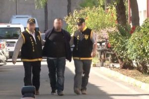 D&uuml;ğ&uuml;n hırsızları yakalandı