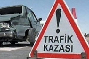 Kocaeli'de trafik kazası: 2 &ouml;l&uuml;