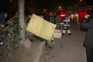 Hem ehliyetsiz hem de alkoll&uuml;...