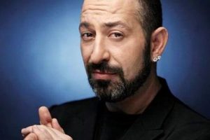 Cem Yılmaz yine yaptı yapacağını!