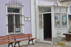 Ayakkabı hırsızları kameraya yakalandı