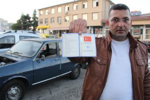 Bursa'dan 34 yıl &ouml;nce alınan otomobil gelin arabası oluyor