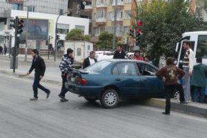Otomobil kontrolden &ccedil;ıkınca...