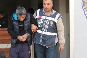 İkinci kez aynı mağazaya girince yakalandı