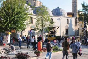 Kalei&ccedil;i'nde barikatlar yeniden kuruluyor