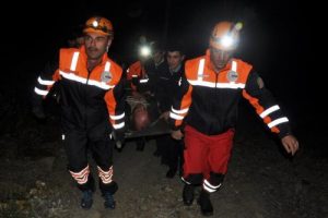 20 metreden kayalıklara d&uuml;şt&uuml;