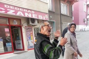 İşitme engelli tacizciye meydan dayağı