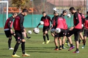 "Gen&ccedil;ler" gol &ccedil;alıştı