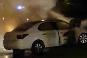 Yanan ara&ccedil;tan polis kurtardı