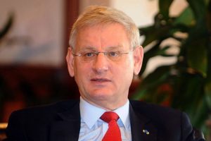Vize T&uuml;rk tarafı i&ccedil;in mutlaka kaldırılmalı