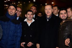 'Sizi babamız gibi &ccedil;ok seviyoruz'