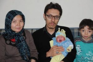 Kızının tedavisi i&ccedil;in ilacını alamıyor