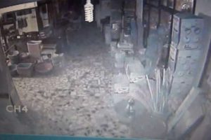 Hırsızlar kameraya yakalandı