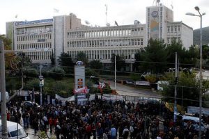ERT'deki eyleme polis m&uuml;dahalesi