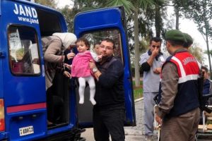 18 ka&ccedil;ak g&ouml;&ccedil;men yakalandı