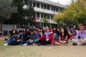 &Ouml;ğrenciler kızlı erkekli forum d&uuml;zenledi