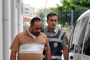Fuhuş operasyonunda 2 g&ouml;zaltı