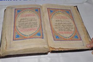 250 yıllık Kur'an ele ge&ccedil;irildi