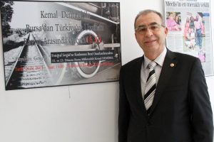 Kemal Demirel İzmir'de sergi a&ccedil;ıyor