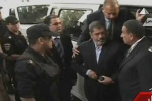 Mursi ailesiyle g&ouml;r&uuml;şt&uuml;