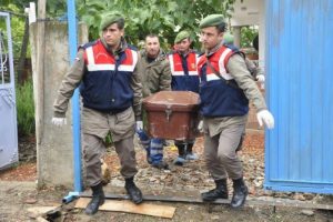 Uykuda elleriyle boğarak &ouml;ld&uuml;rd&uuml;