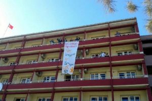 KYK yurdunda kızlı erkekli eylem