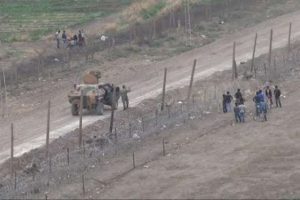 Sınırdaki duvarın yapımı durduruldu