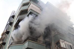 Apartman'da yangın paniği