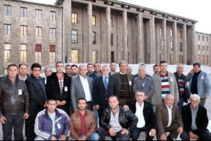 ''Atat&uuml;rk'&uuml;n s&ouml;zleri g&uuml;ven kaynağıdır''
