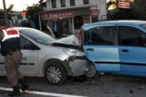 Kırmızı ışıkta zincirleme kaza